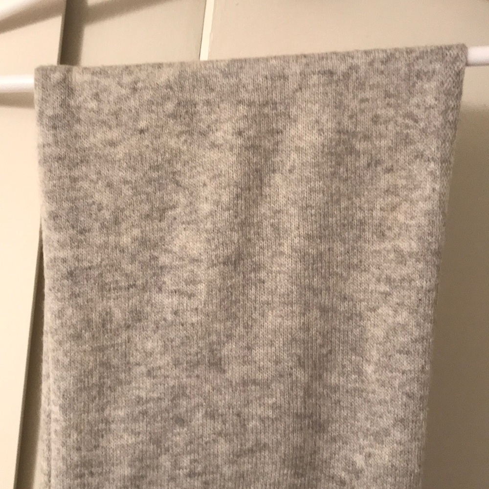 100% cashmere grey scarf